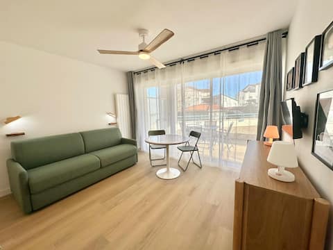Annonce Airbnb populaire: Free Parking • Heated Pool • Private Terrace à Ciboure