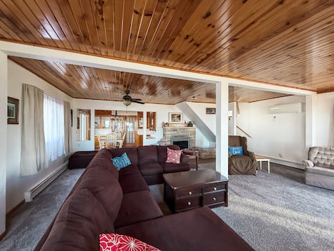 Cozy Home on Lake Winnebago with personal beach.