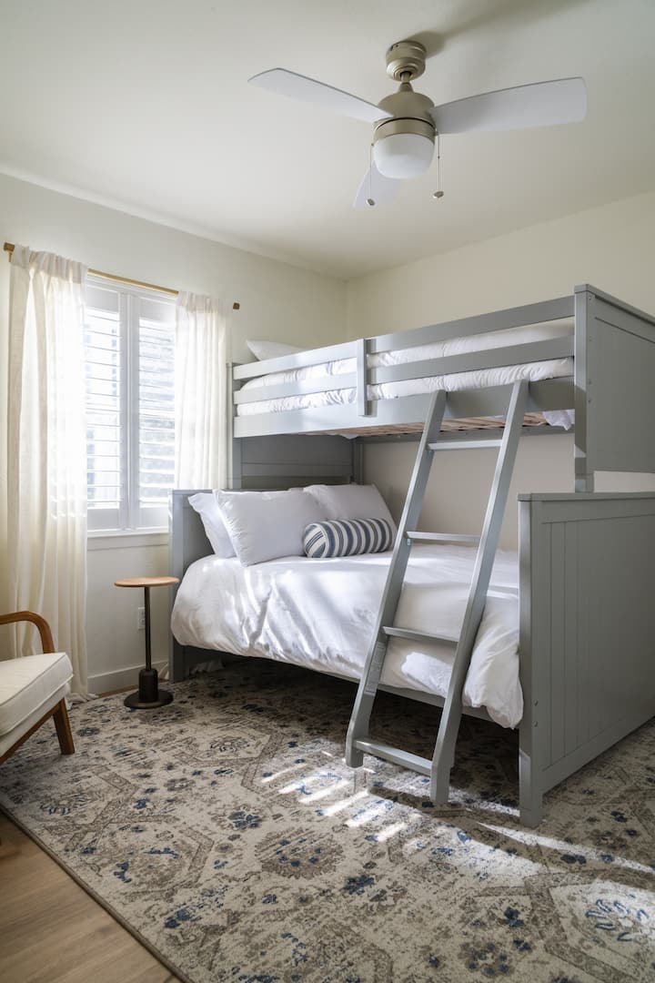 საძინებელი 4