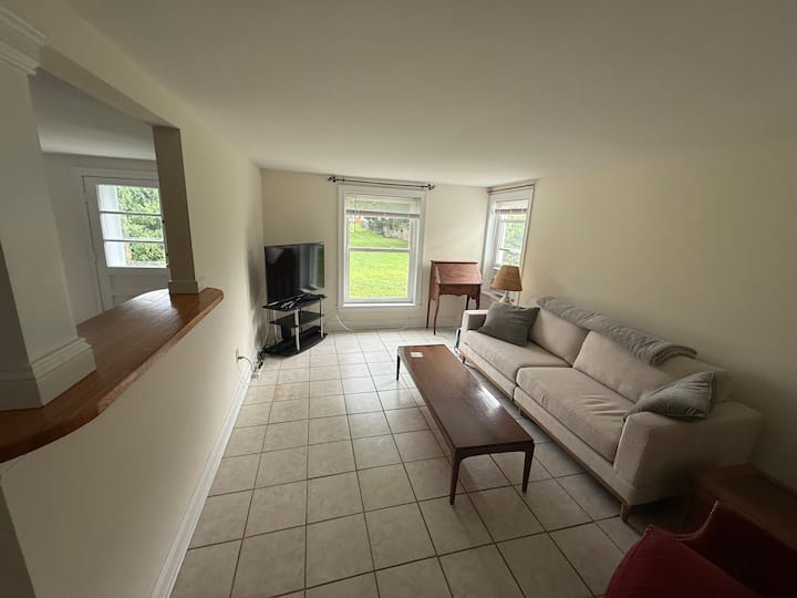 Downtown Fredericksburg Neighborhood Apartment - Fredericksburg, VA