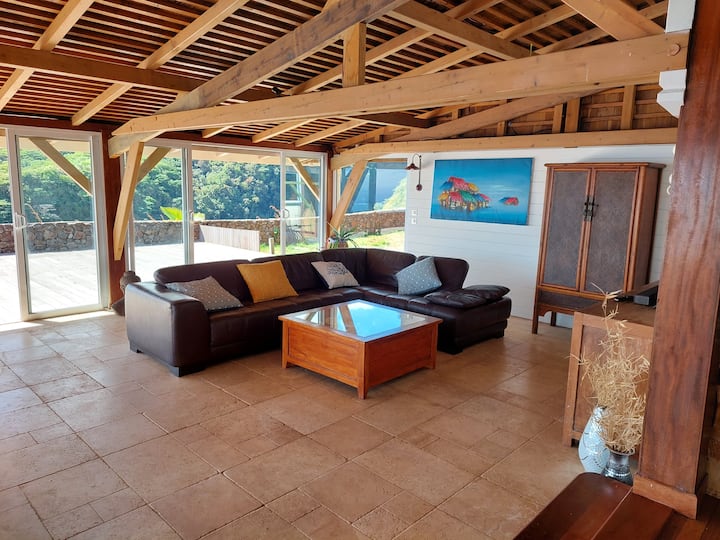 Maison Type Chalet En Montagne Avec Vue Sur Moorea - Tahiti