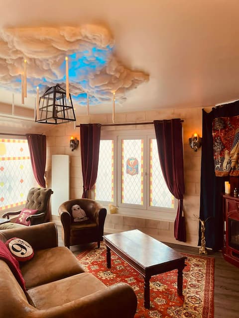 Annonce Airbnb populaire: Wizards' House - Terrace, 10 min City Center à Amiens