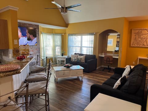 Top performing Airbnb: Spacious, Gated, Safe, Fun Near Disney in Hunters Creek