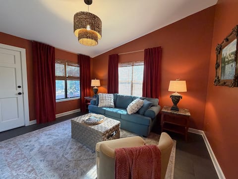 Top performing Airbnb: Hollybourne Cottage in Thomasville
