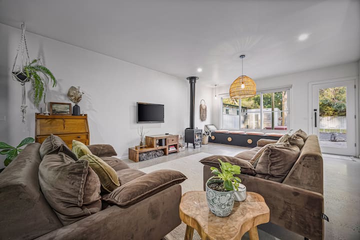 Boutique Halls Gap Escape - Firepit & Local Wine - Halls Gap
