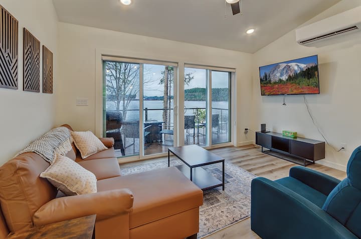 Scenic New Waterfront Cabin On Hammersley Inlet - Shelton, WA