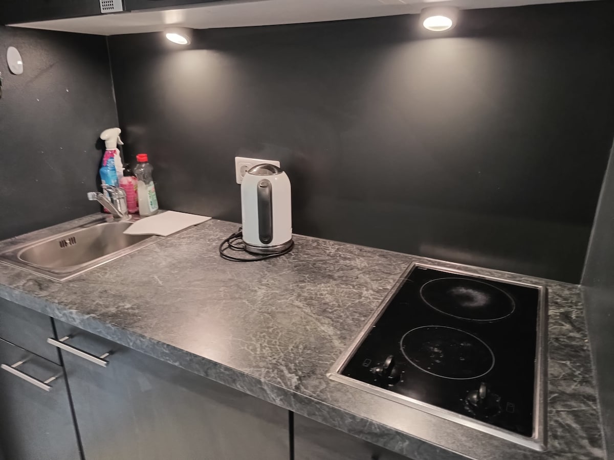 Top performing Airbnb: A beautiful apartment with two beds in Steglitz