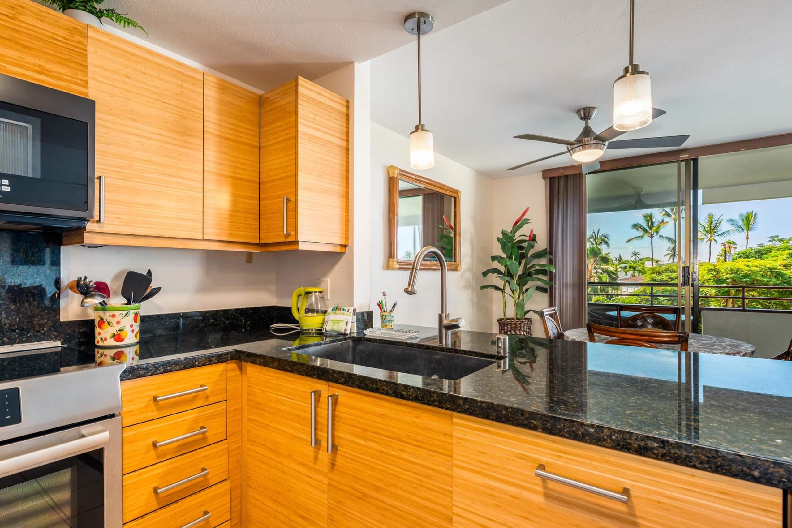 Magic Sands Beach, Central AC, Ocean View Condo - Photo 12