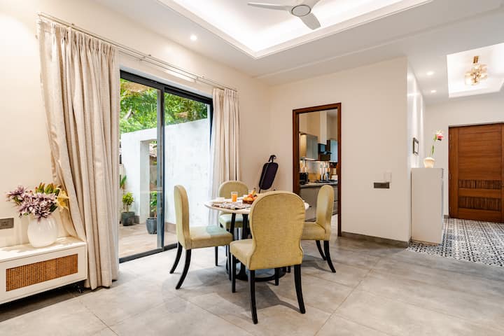 Dining area image 2