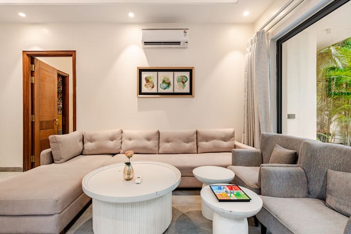 Living room image 2