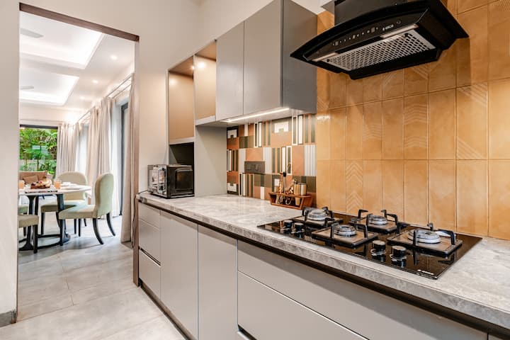 Full kitchen image 2