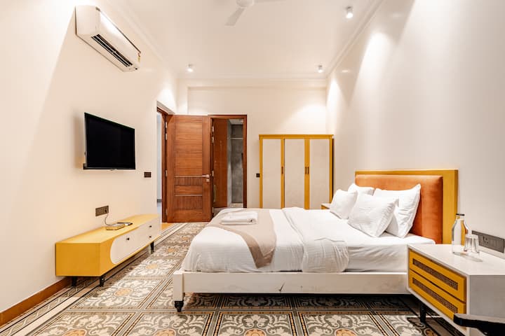 Bedroom 1 image 1