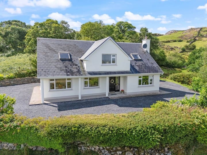 Charming Connemara Retreat  Sleeps 7 - Mayo