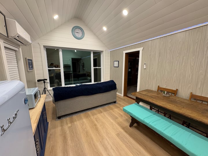 Sunset Cottage - With A Lake As Your Backyard! - North East, PA