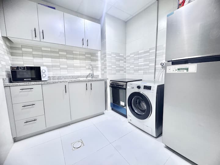 Cozy Stay In A Classic Building • Prime Location - Sharjah