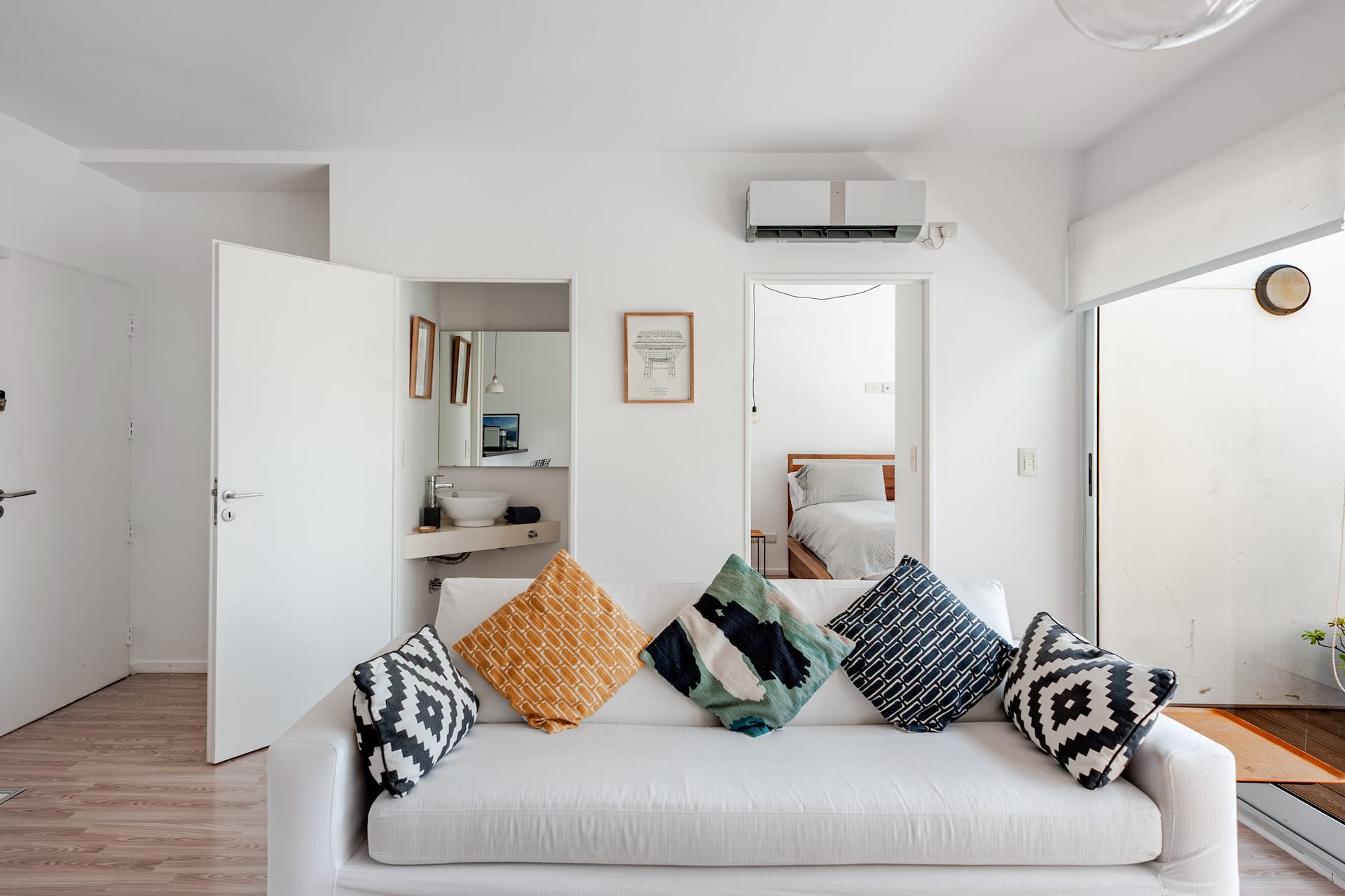 Apartamento com 1 quarto e terraço verde com piscina privativa em Colegiales