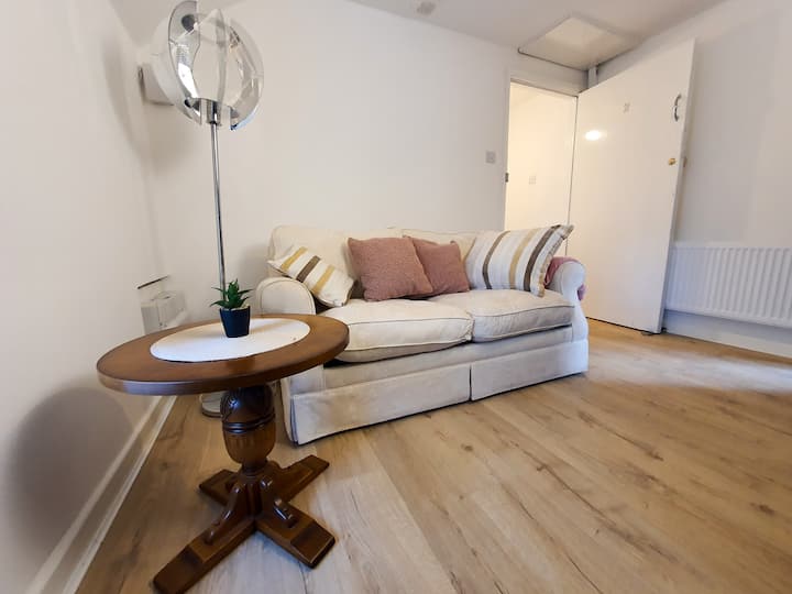 Seven Cambrian Square First Floor Flat - Kerry