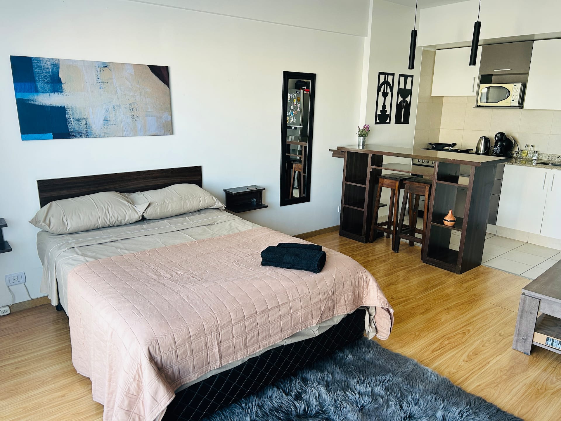 Large Studio with Balcony, Pool and Gym