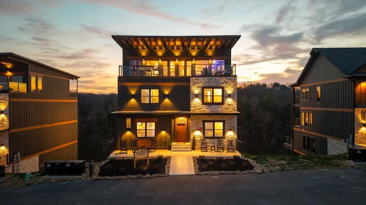 26 Guest | Resort Waterpark | Heated Pool | Views - Sevierville, TN
