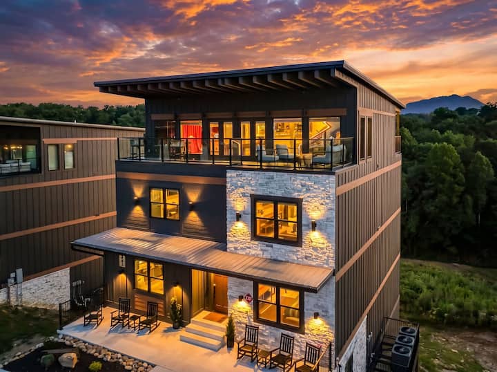 Cabin Near Dollywood W/ Pool & Hot Tub - United States