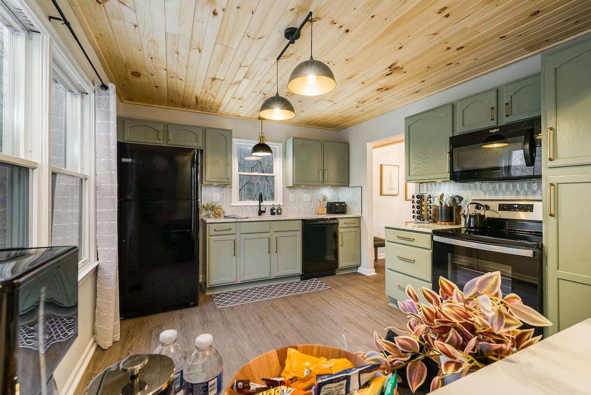 Full kitchen for cooking a real meal