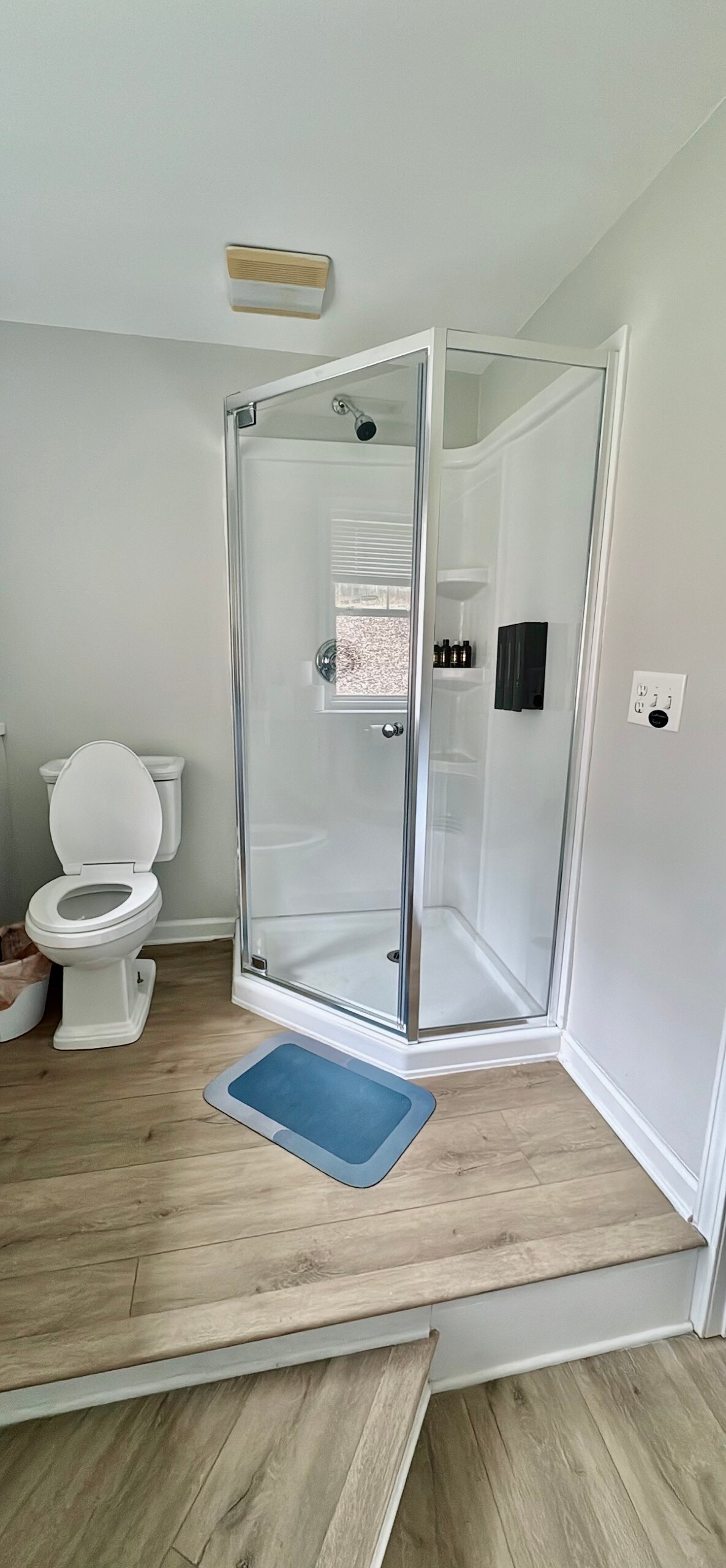 Private Entrance, Free WiFi & Weekly/Monthly deals