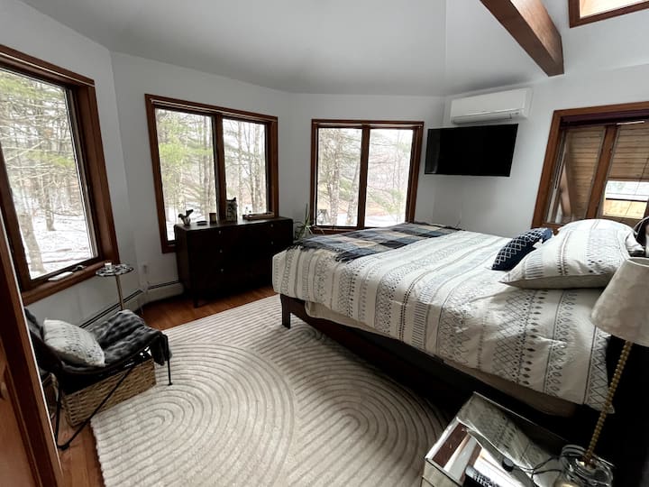 卧室1：加大双人床 