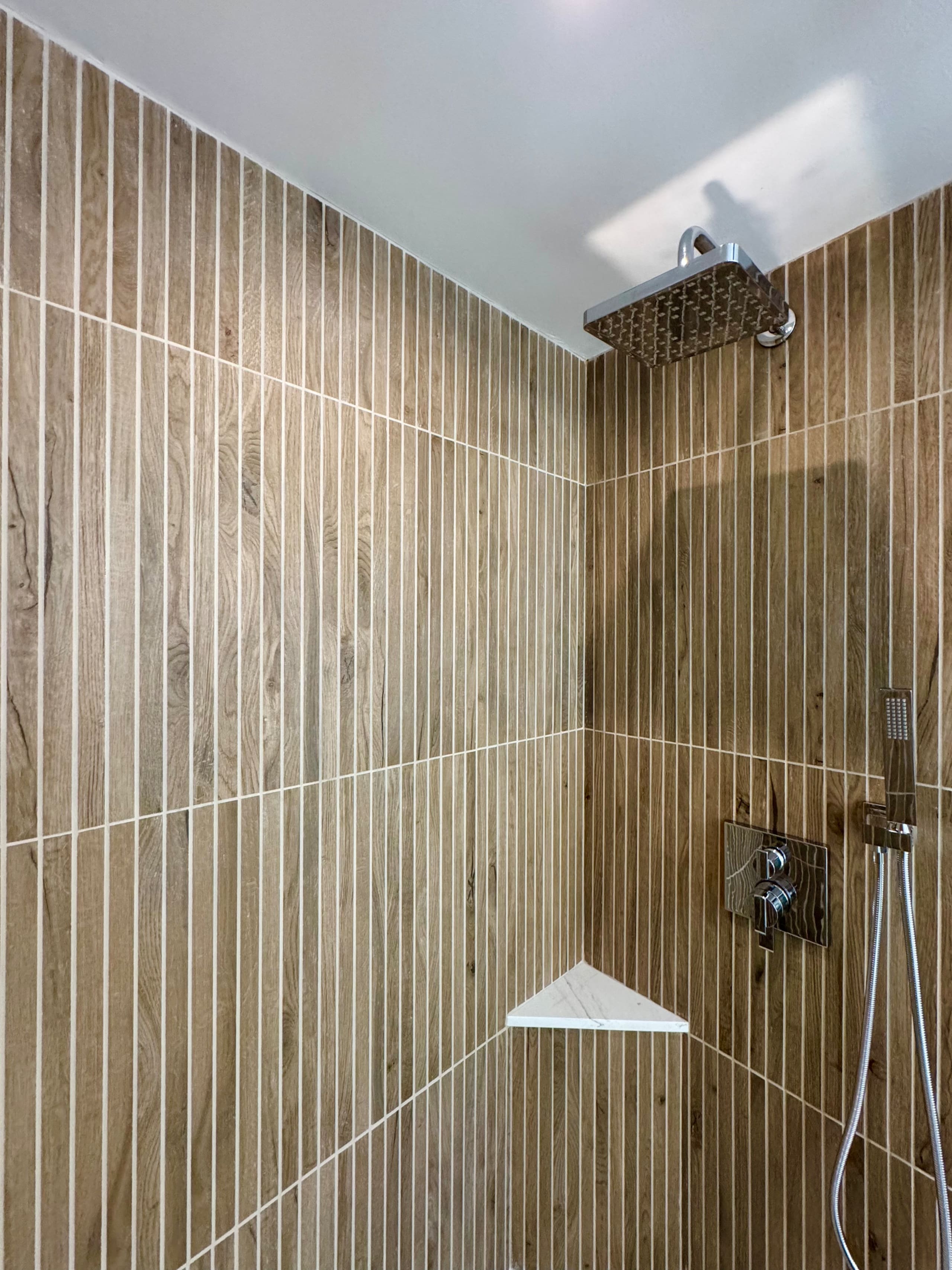 Condo in Honolulu · ★4.96 · 1 bedroom · 2 beds · 1 private bath - Image 39