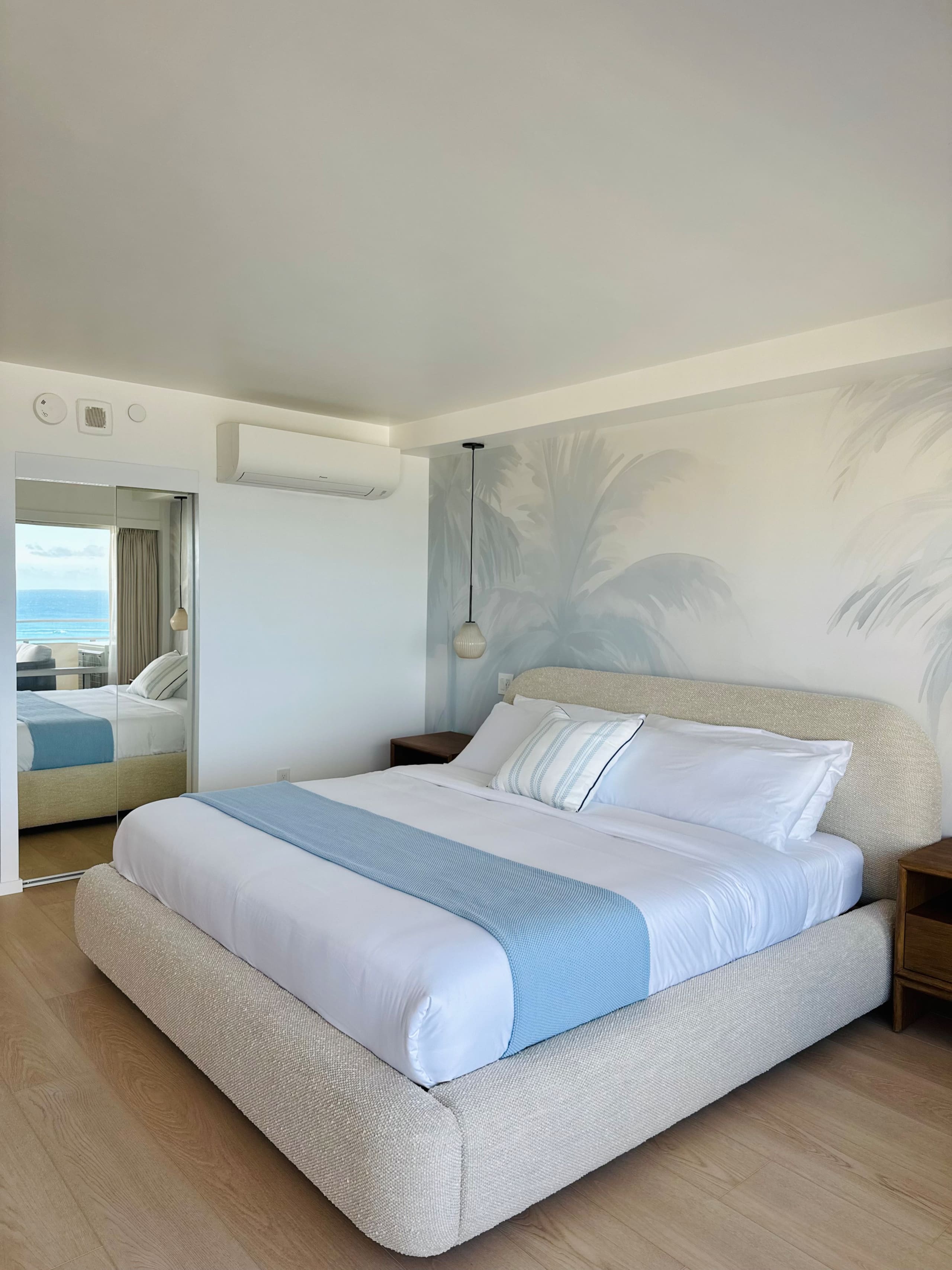 Condo in Honolulu · ★4.96 · 1 bedroom · 2 beds · 1 private bath - Image 23