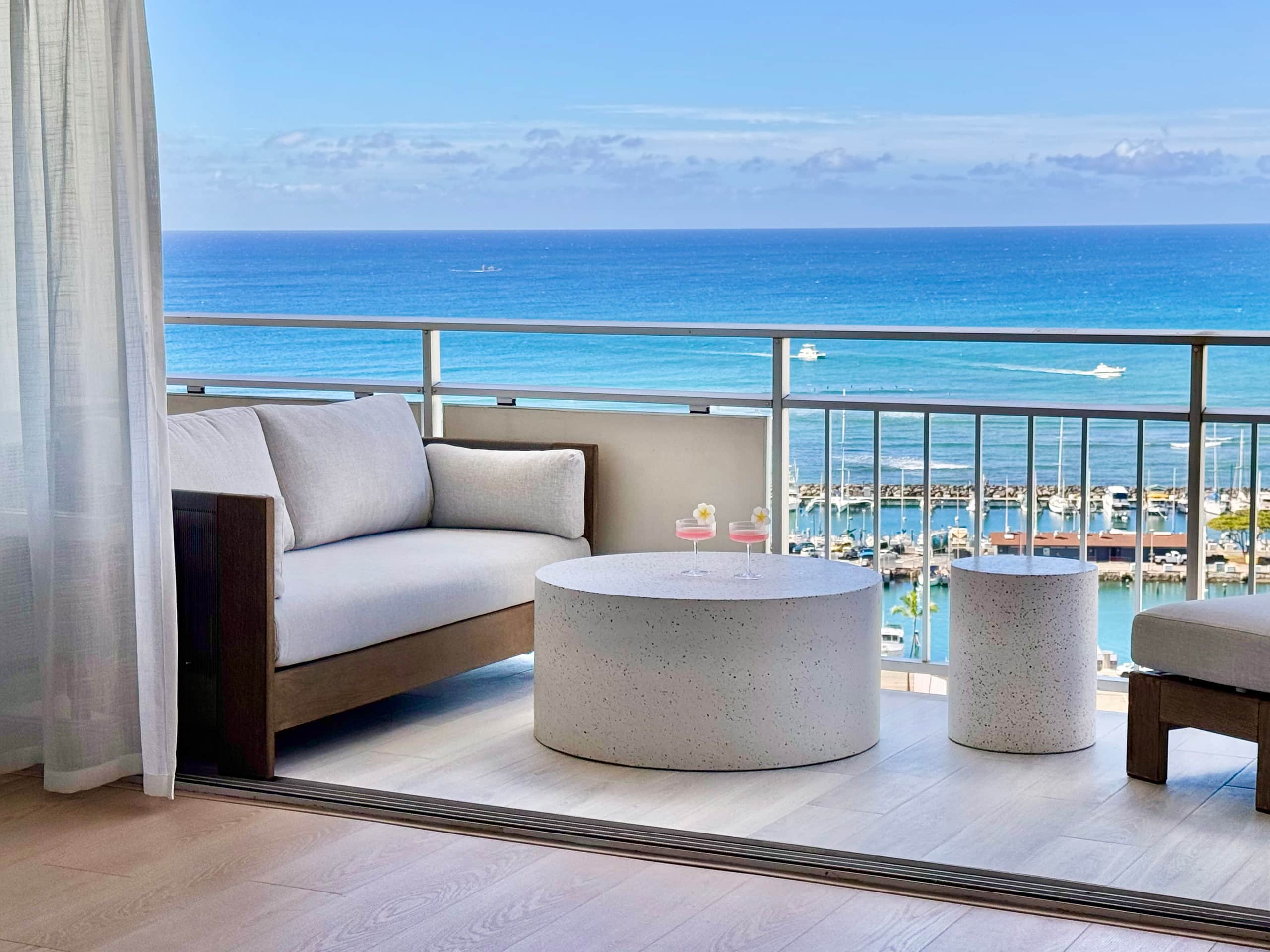 Condo in Honolulu · ★4.96 · 1 bedroom · 2 beds · 1 private bath - Image 3