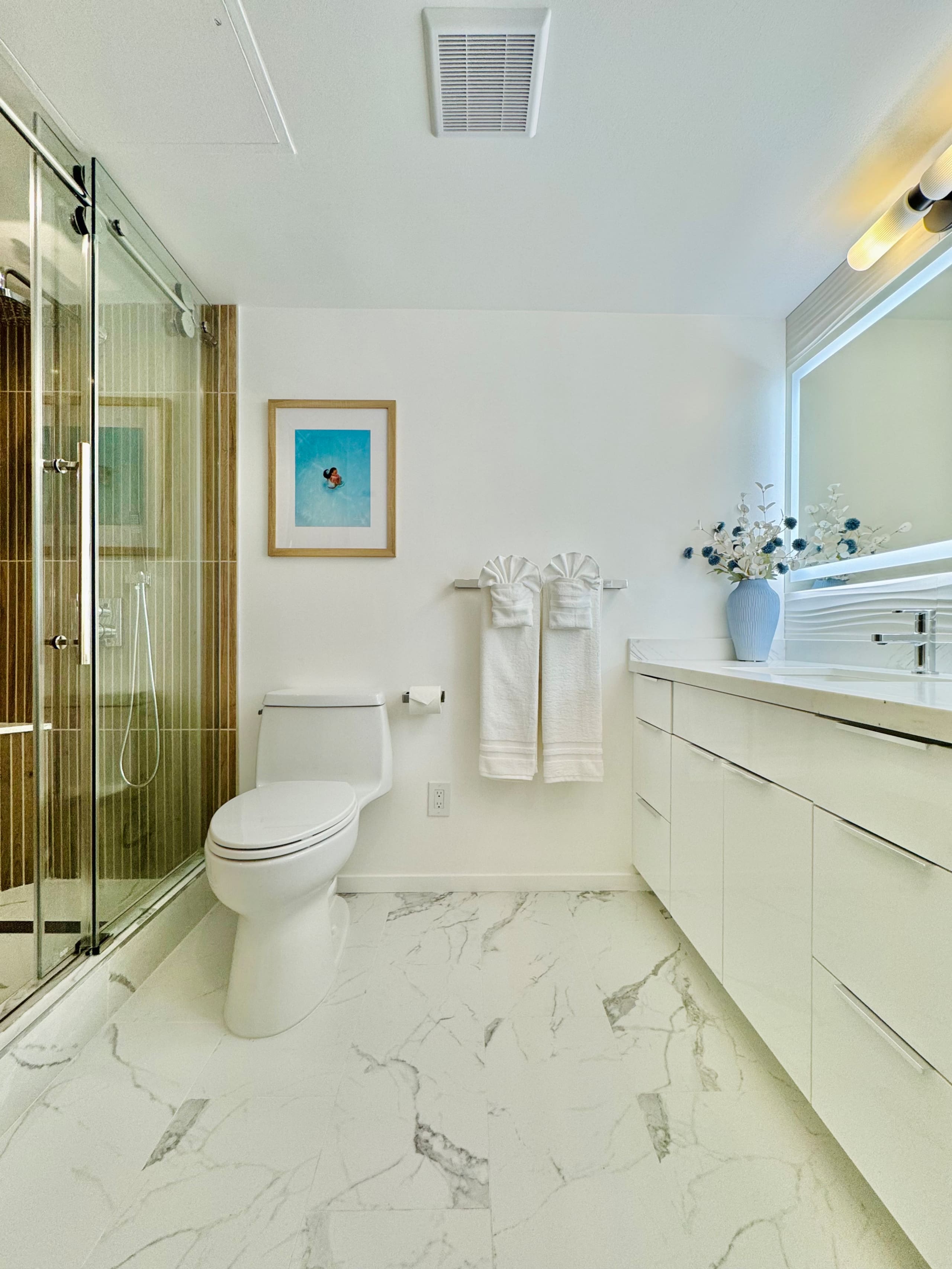 Condo in Honolulu · ★4.96 · 1 bedroom · 2 beds · 1 private bath - Image 37
