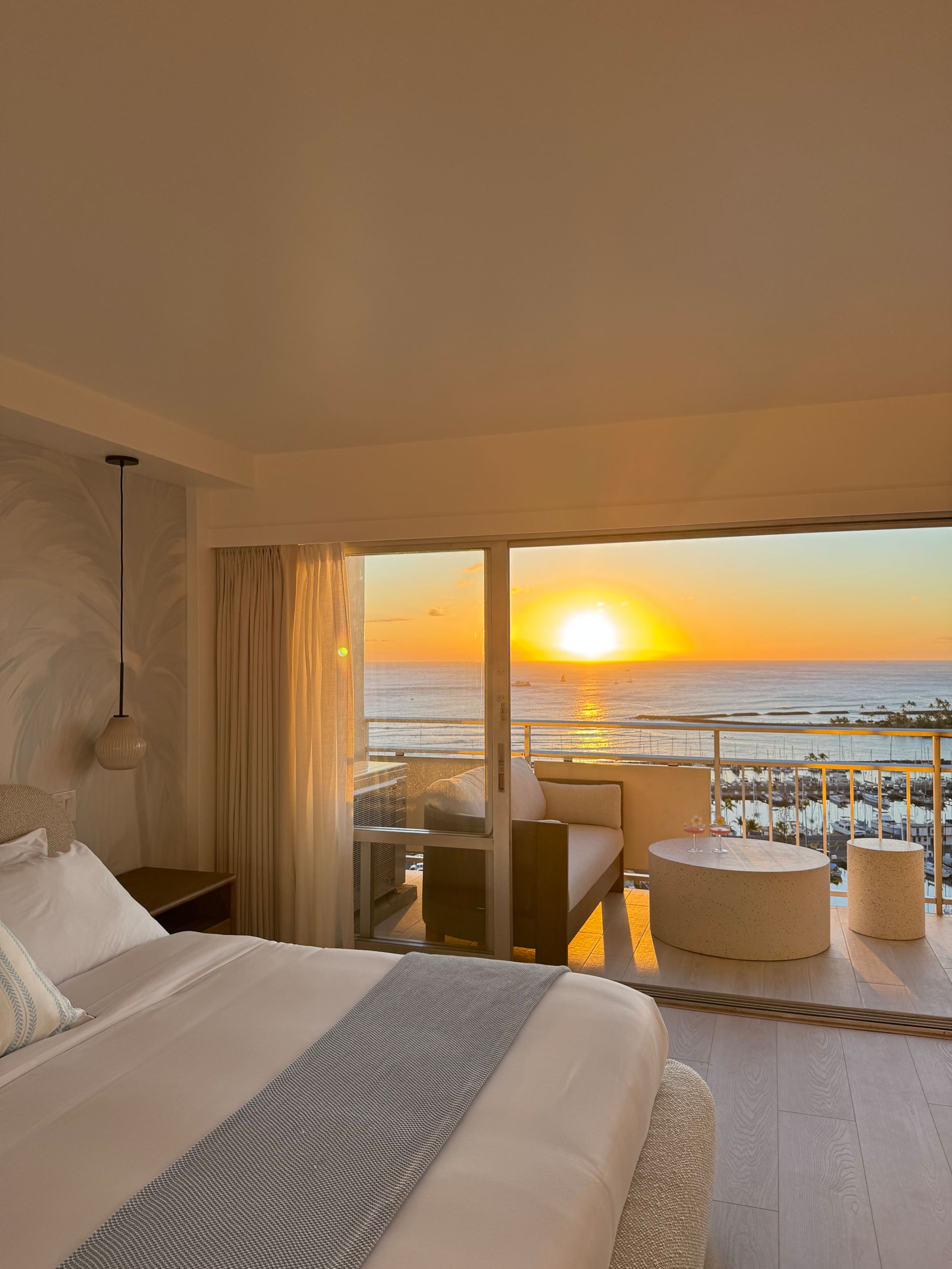 Condo in Honolulu · ★4.96 · 1 bedroom · 2 beds · 1 private bath - Image 7