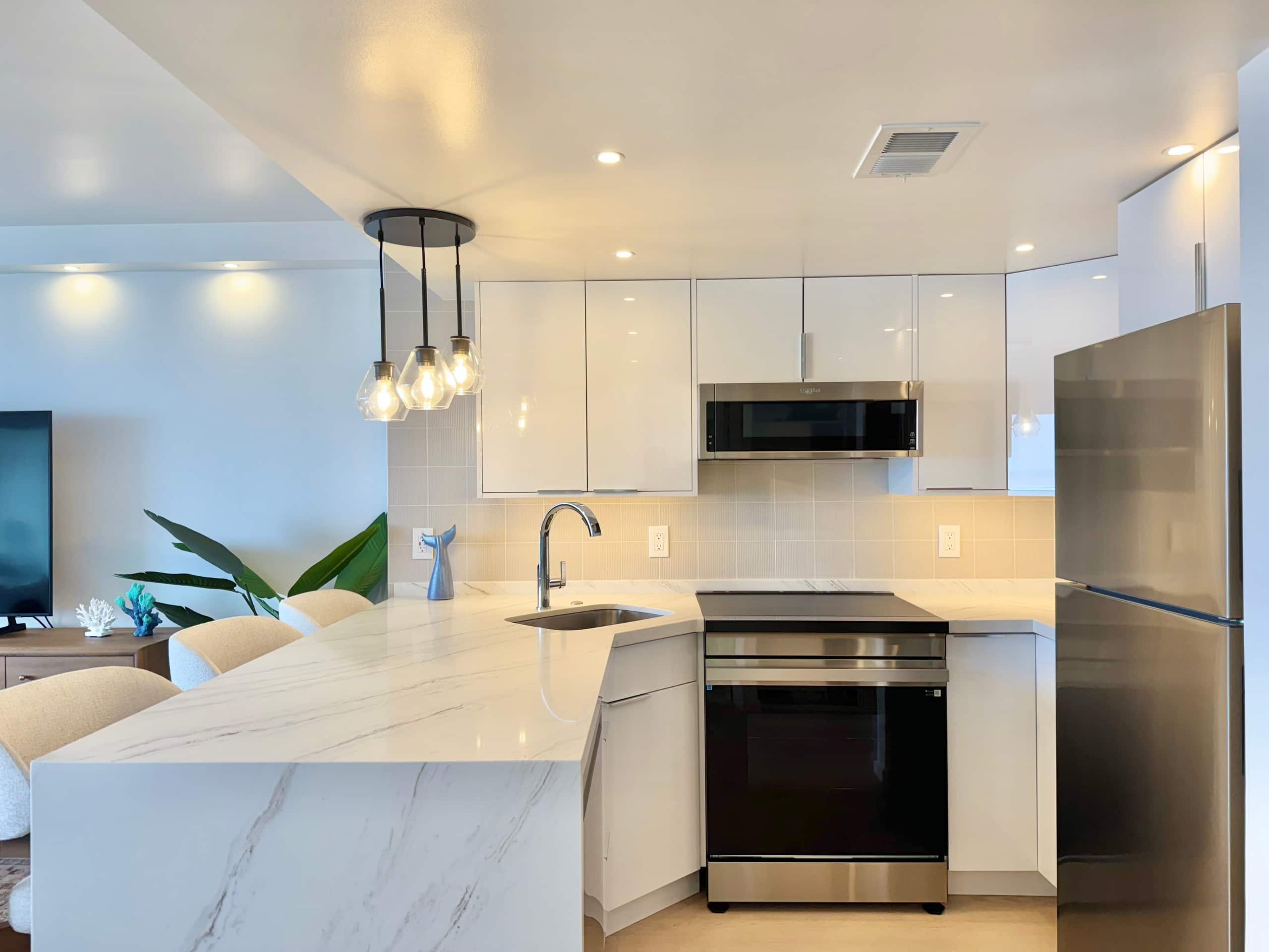 Condo in Honolulu · ★4.96 · 1 bedroom · 2 beds · 1 private bath - Image 28