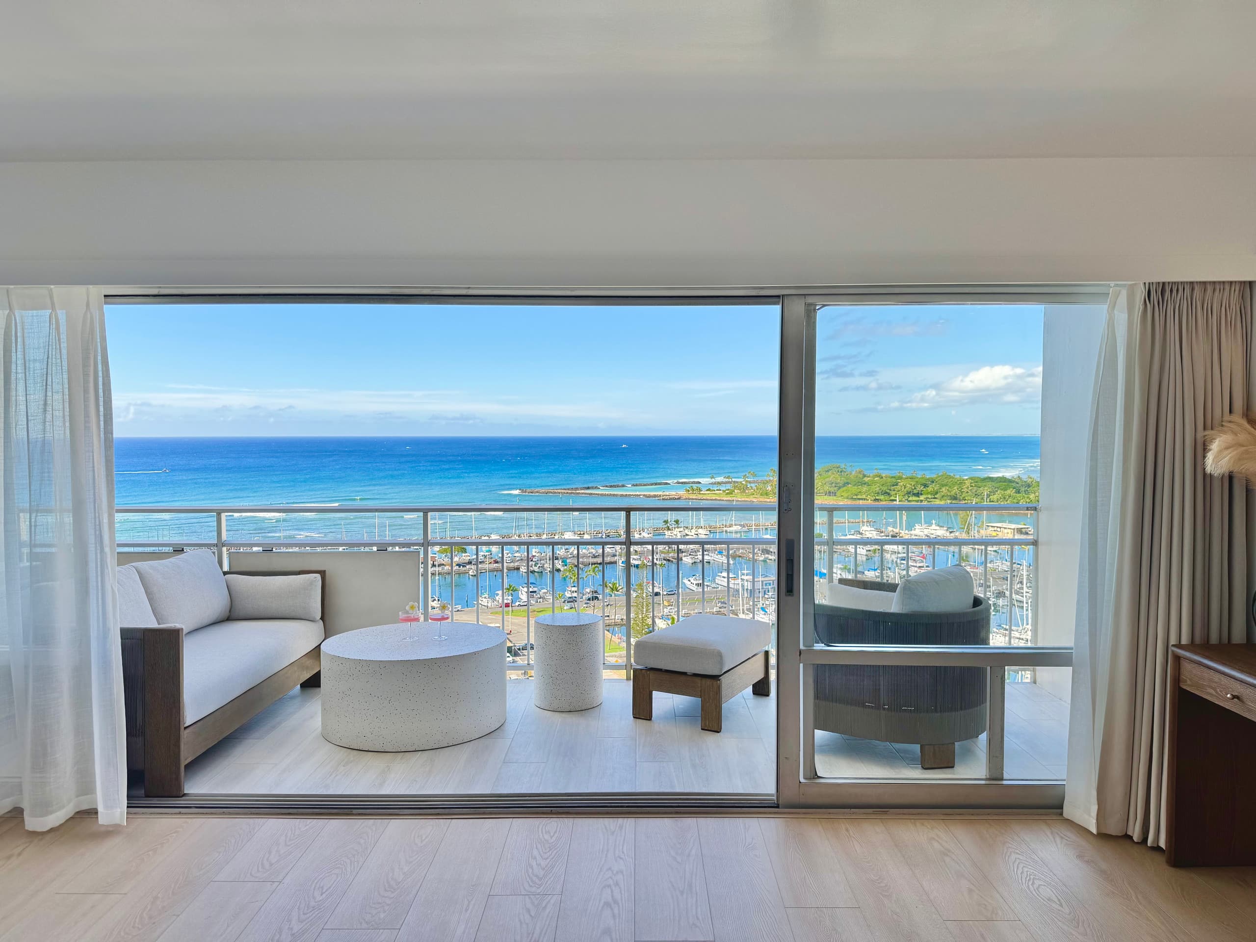 Condo in Honolulu · ★4.96 · 1 bedroom · 2 beds · 1 private bath - Image 4