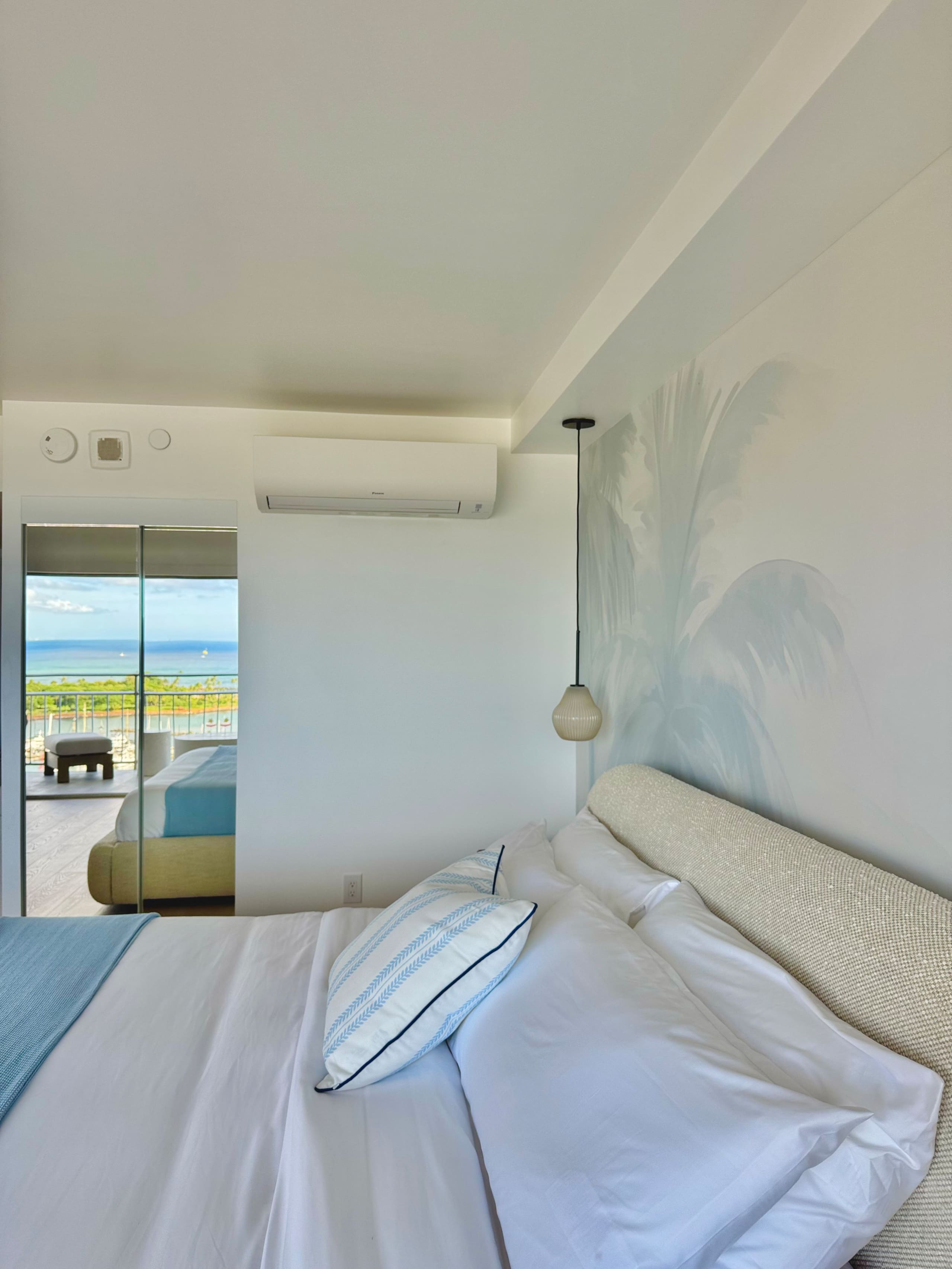 Condo in Honolulu · ★4.96 · 1 bedroom · 2 beds · 1 private bath - Image 24