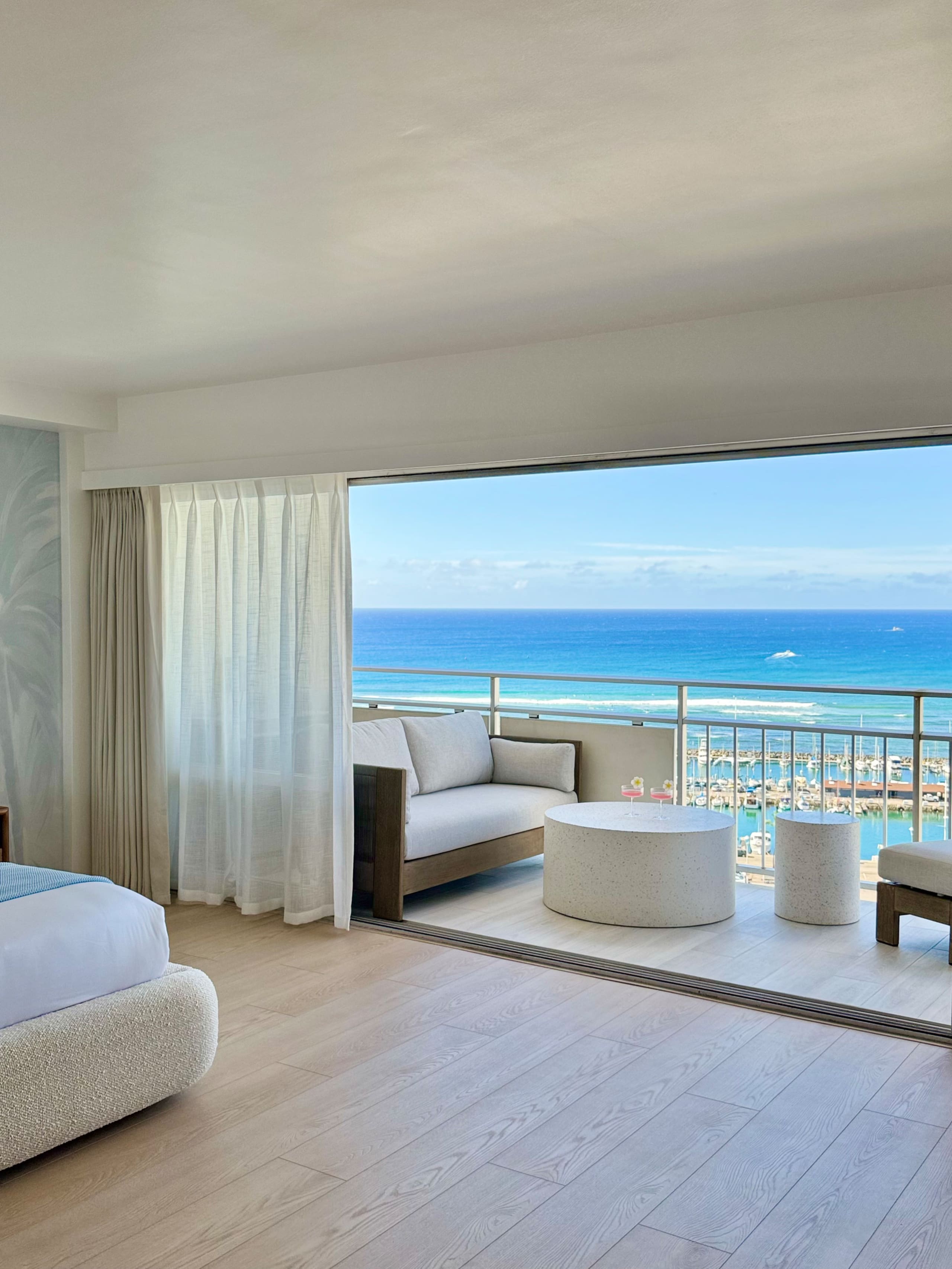 Condo in Honolulu · ★4.96 · 1 bedroom · 2 beds · 1 private bath - Image 5