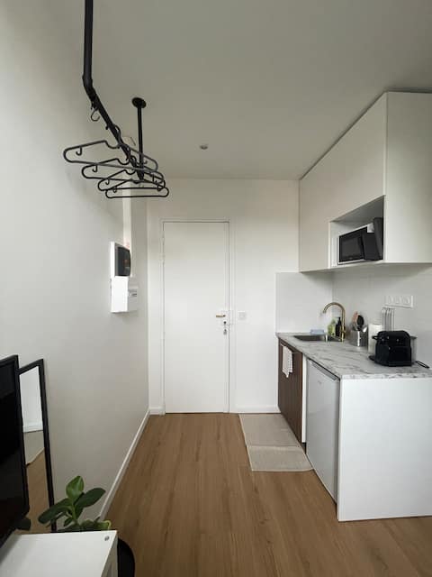 Airbnb performant: Modern studio on the outskirts of Paris à Montrouge