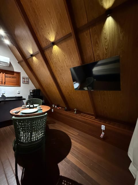 Top Airbnb: 03 Beautiful Swiss Chalet in Mulungu em Mulungu