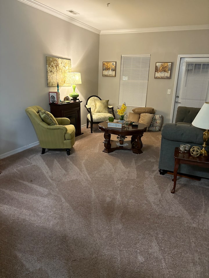 A Peaceful And Laid-back Space At Gem’s - Raleigh, NC