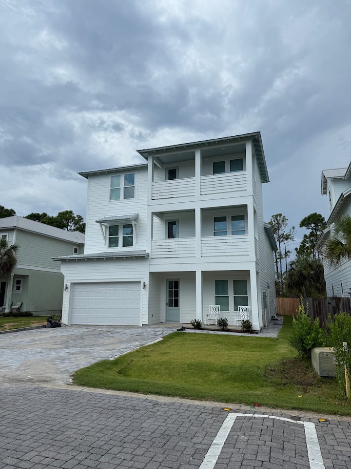 The Bentley A New Beautiful, 6bedroom 6bath House - Miramar Beach, FL