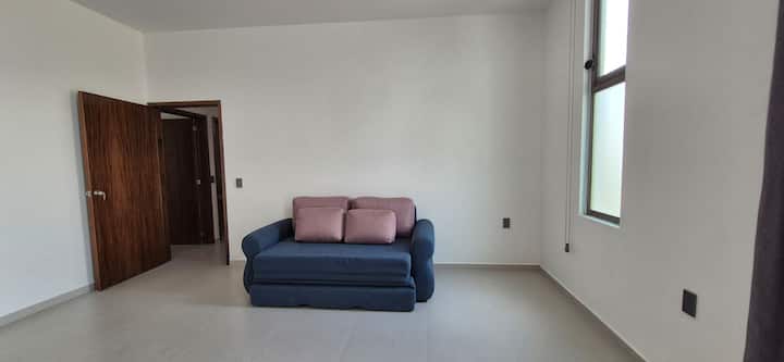 152 × 203 სმ ზომის გასაშლელი დივანი 