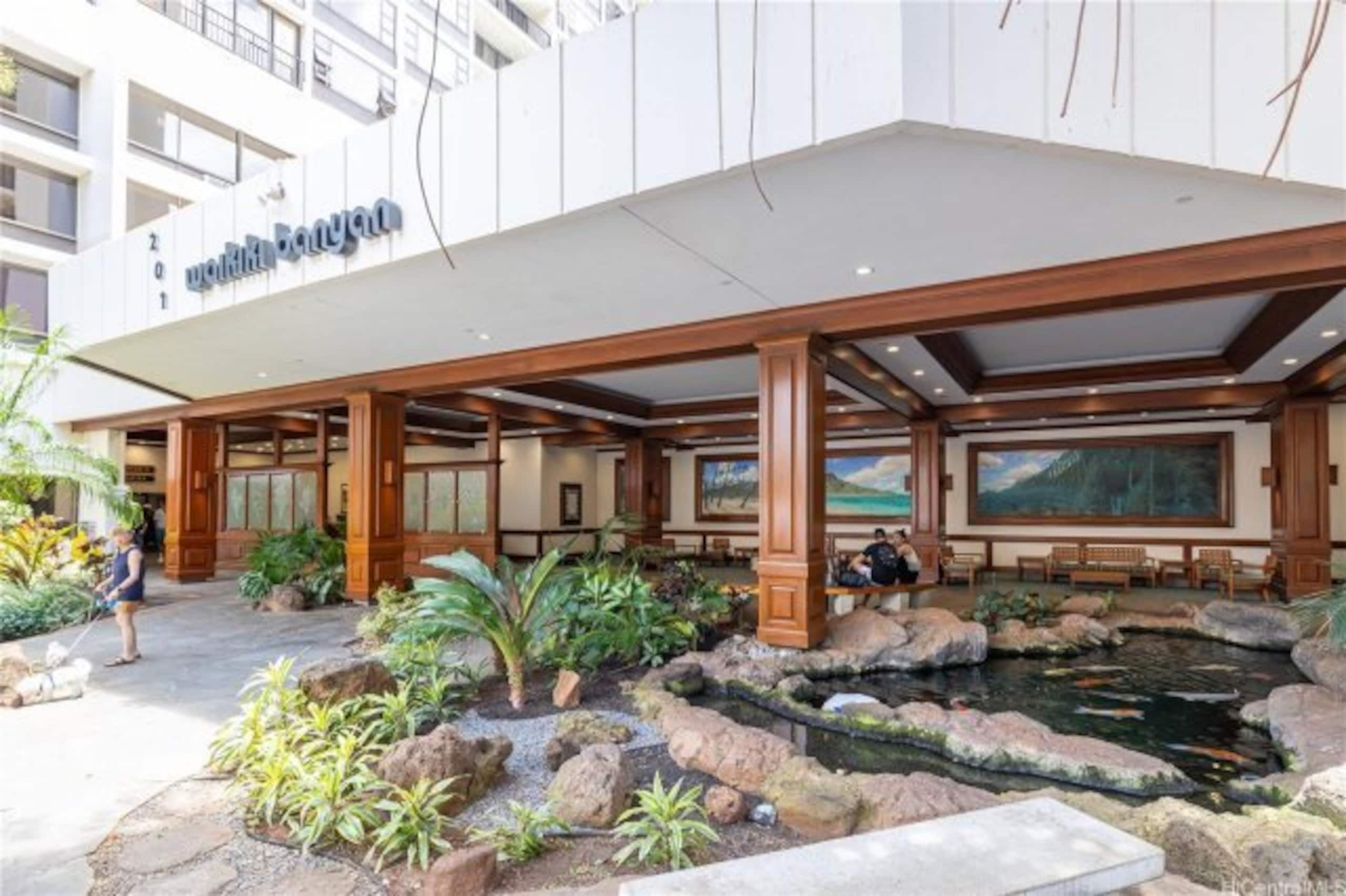 Condo in Honolulu · ★4.83 · 1 bedroom · 3 beds · 1 private bath - Image 20