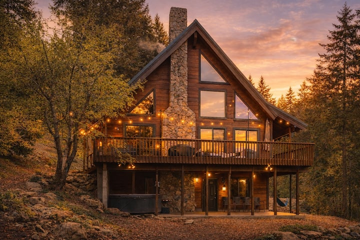 The Edge Of The Wild: Hot Tub Under The Stars - Roslyn