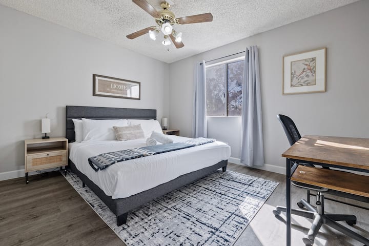 Modern Private Suite • Free Parking + Fast Wifi - テンピ, AZ