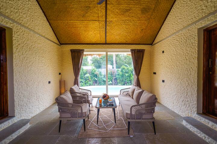 Pet-friendly 2-room Suite W/ Plunge Pool And Lawn - Mahabalipuram