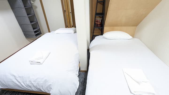 这是二楼的一间卧室☆ 彡