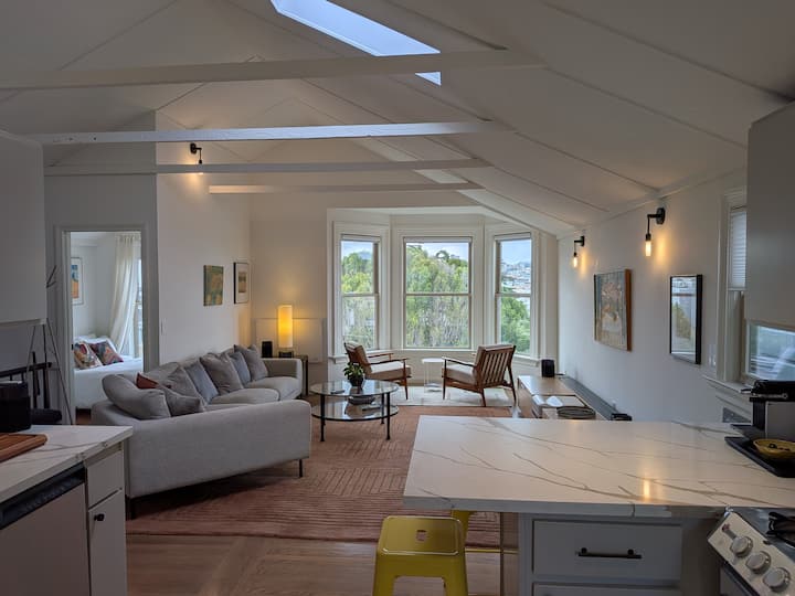 Sunlit Top Floor Flat | Views & Dolores Park! - San Francisco