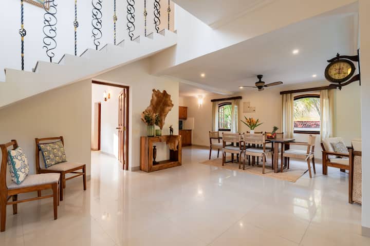 Living room image 2