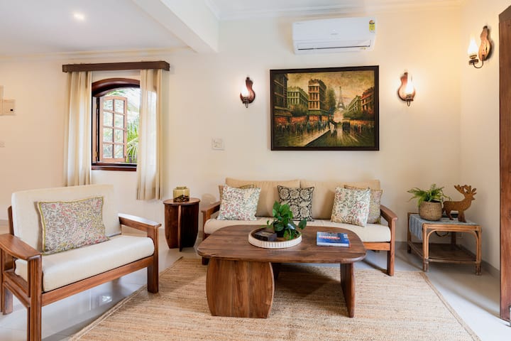 Living room image 4