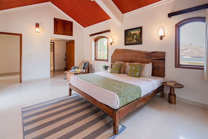 Bedroom 1 image 2